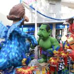 O Carnaval de Loulé juntou cerca de 15 mil pessoas no segundo dia, com destaque para os super-heróis e sátira à atualidade.