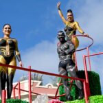 O Carnaval de Loulé juntou cerca de 15 mil pessoas no segundo dia, com destaque para os super-heróis e sátira à atualidade.