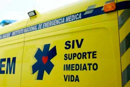 Fuga de gás num esquentador provoca um morto e dois feridos graves em Monte Gordo, no concelho de Vila Real de Santo António.