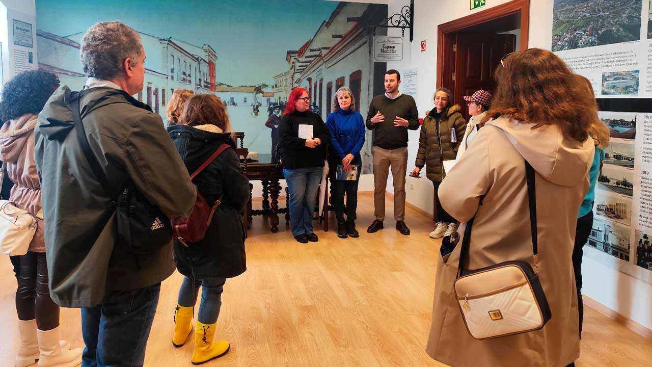 Guias-Intérpretes descobrem património de São Brás de Alportel em visita promovida pelo município para divulgar a oferta cultural e turística.
