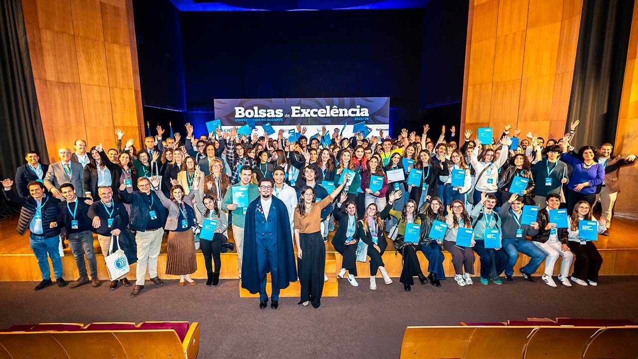 Duas estudantes de Lagoa foram distinguidas com Bolsas de Excelência da UAlg no ano letivo 2025/2026.