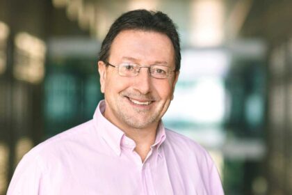UAlg atribui Honoris Causa ao cientista do clima Carlos M. Duarte, autor do conceito de «Carbono Azul» e referência na ciência dos oceanos.