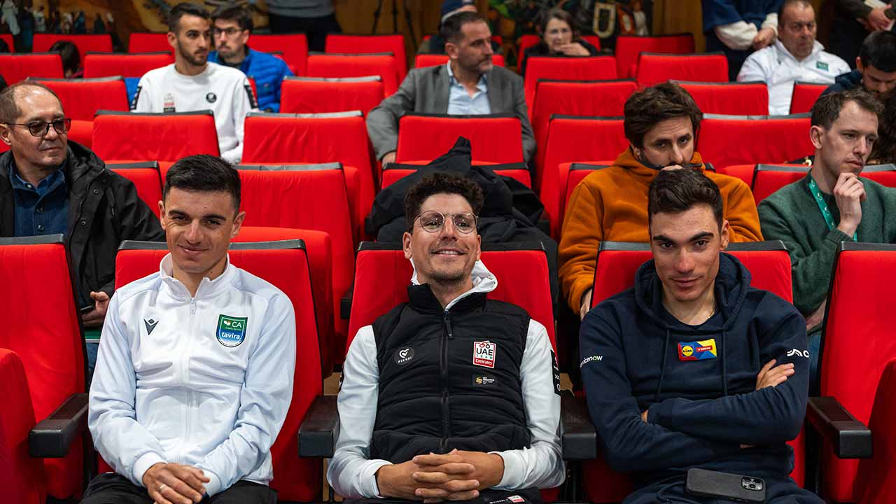 Volta ao Algarve 2026 começa em Vila Real de Santo António e inclui cinco etapas com chegada final ao Alto do Malhão.