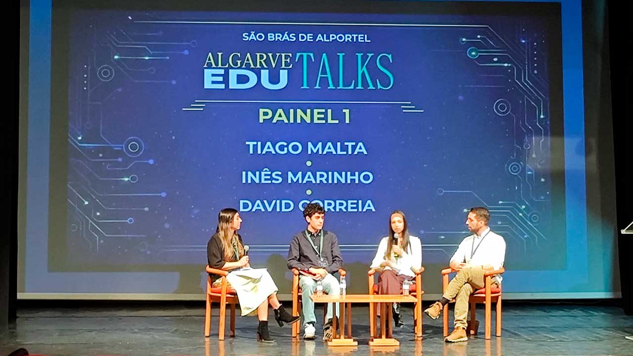 Algarve EduTalks junta 150 participantes em São Brás para discutir educação digital, inteligência artificial e papel estratégico das famílias.