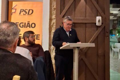 Álvaro Viegas tomou posse como presidente do PSD de Olhão e anunciou reorganização interna do partido e maior proximidade à população do concelho.