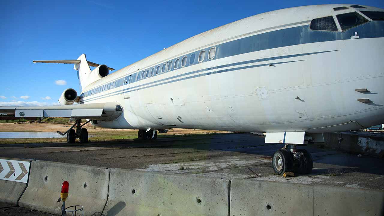 Boeing abandonado há 19 anos no aeroporto de Faro leva autoridades portuguesas e RDCongo a reunir para esclarecer situação da aeronave.
