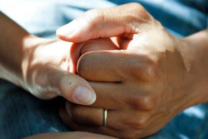 Liga Contra o Cancro leva «Conversas sobre o Ciclo da Vida» a Faro, espaço seguro de partilha para doentes oncológicos e familiares.