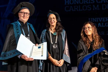 Carlos Duarte recebe Honoris Causa da UAlg pelo impacto do carbono azul nas políticas climáticas internacionais.
