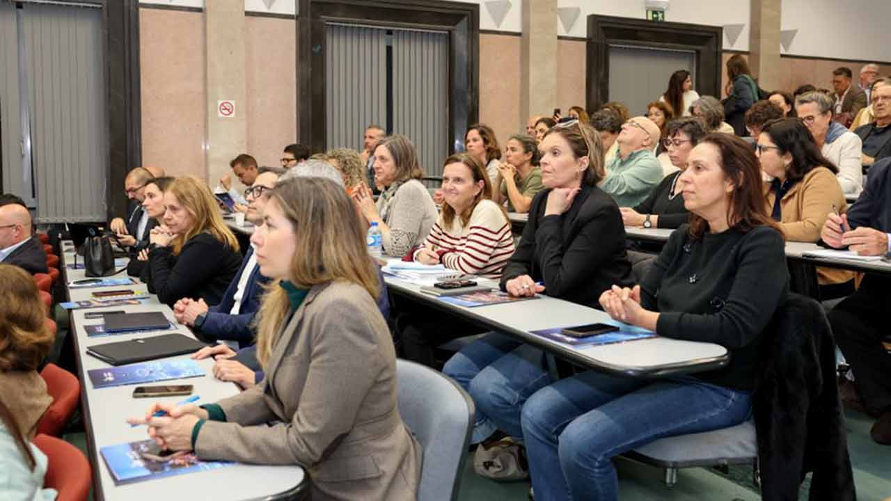 Fundos europeus do ALGARVE 2030 vão apoiar 15 PME do turismo do Algarve na adoção de inteligência artificial e robótica para acelerar a inovação no setor.