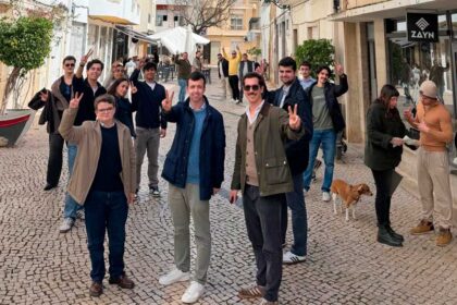 JSD Algarve reúne militantes em Olhão para encontro distrital de concelhias, com debates sobre drogas leves, serviço militar obrigatório e regionalização.