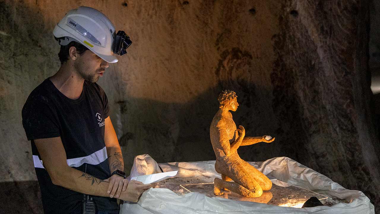 Exposição «Os Cinco Elementos» desce a 230 metros na mina de sal-gema de Loulé e propõe uma experiência sensorial única no subsolo.