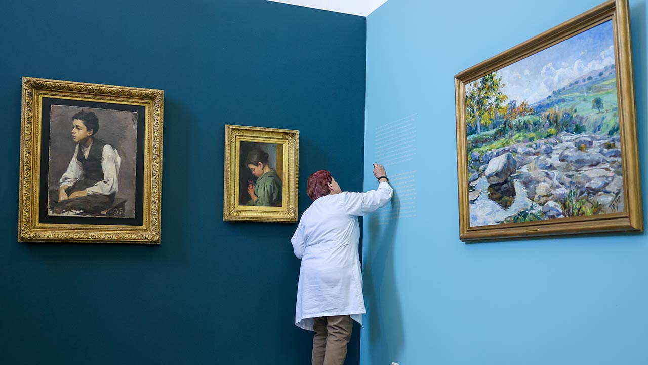 Exposição no Museu Municipal de Faro reúne 70 obras de arte portuguesa e inclui um trabalho inédito de Júlio Pomar feito na adolescência.