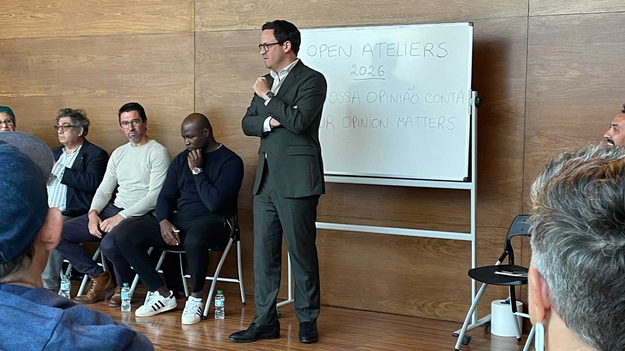 Olhão prepara nova edição dos Open Ateliers com artistas locais após reunião com 40 participantes que definiu equipa para o evento de setembro.