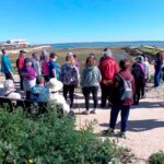 Atividade ambiental junta seniores no Parque Ribeirinho de Olhão e termina com ação de limpeza para reforçar ligação da comunidade à Ria Formosa.