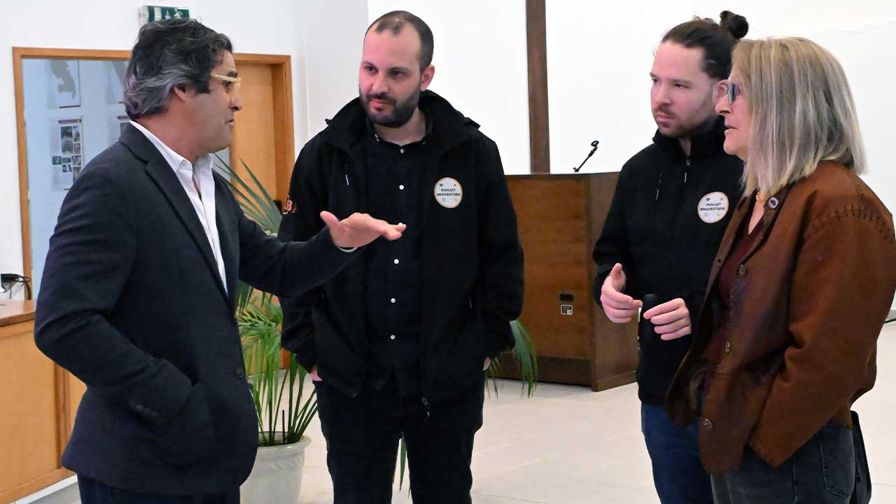 «Podcast Universitário» passa por Loulé para ajudar alunos a escolher curso, universidade e esclarecer dúvidas sobre acesso ao ensino superior.