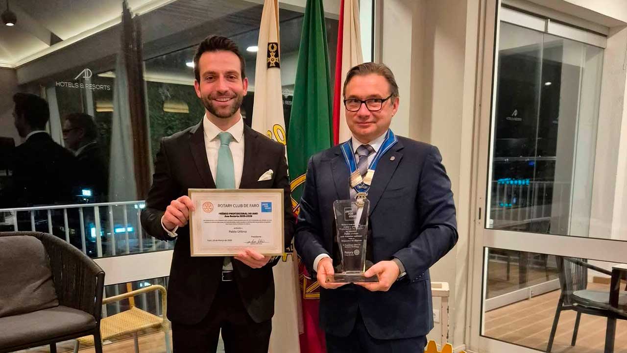 Rotary de Faro distingue Pablo Urbina e Carla Mendonça por percursos de excelência nas áreas da cultura e da saúde.
