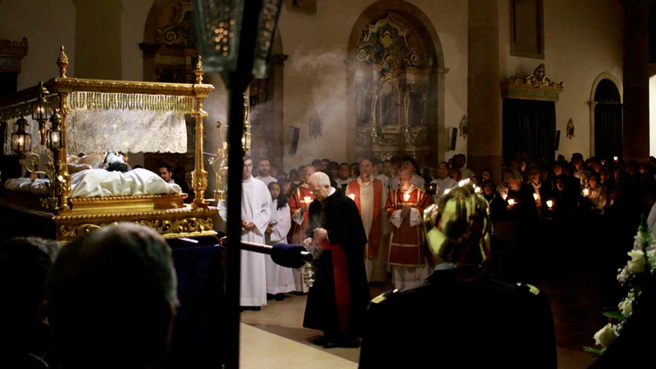 Portimão celebra Semana Santa com procissões e eucaristias em várias paróquias, reunindo fiéis em celebrações que marcam a tradição religiosa no concelho.