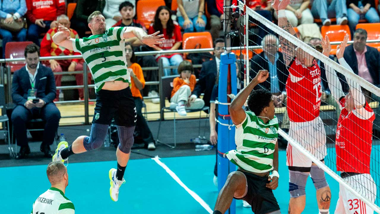 FC Porto e Sporting vencem Taça de Portugal de Voleibol em Albufeira, após finais decididas com equilíbrio.