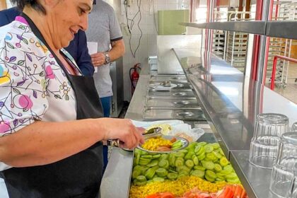 Refeitórios escolares de VRSA servem cerca de 1.800 refeições diárias com apoio do município.