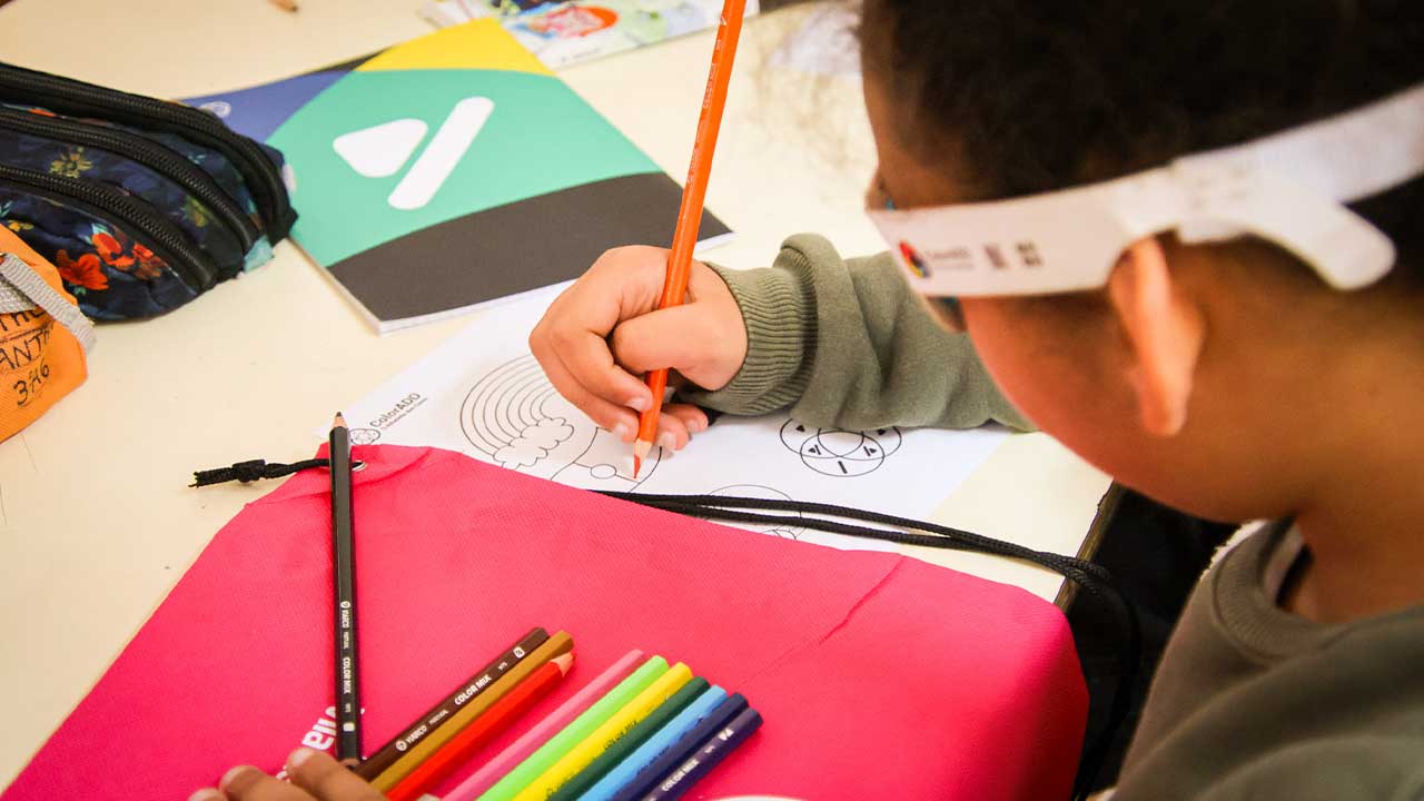 VRSA reforça inclusão nas escolas com rastreios visuais, após 83 alunos com alterações visuais e seis casos de daltonismo terem sido identificados no concelho.