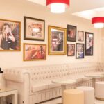 Vila Galé Ampalius renova espaços e reforça oferta em Vilamoura, com novos ambientes no bar e restaurante e melhoria da experiência junto à marina.