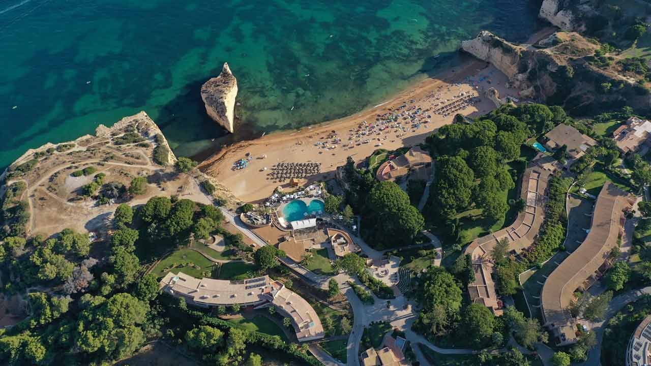 Vilalara Grand Hotel Algarve inicia parceria com a LUX Tennis e recebe Tommy Robredo no primeiro Star Event do Racket Club.