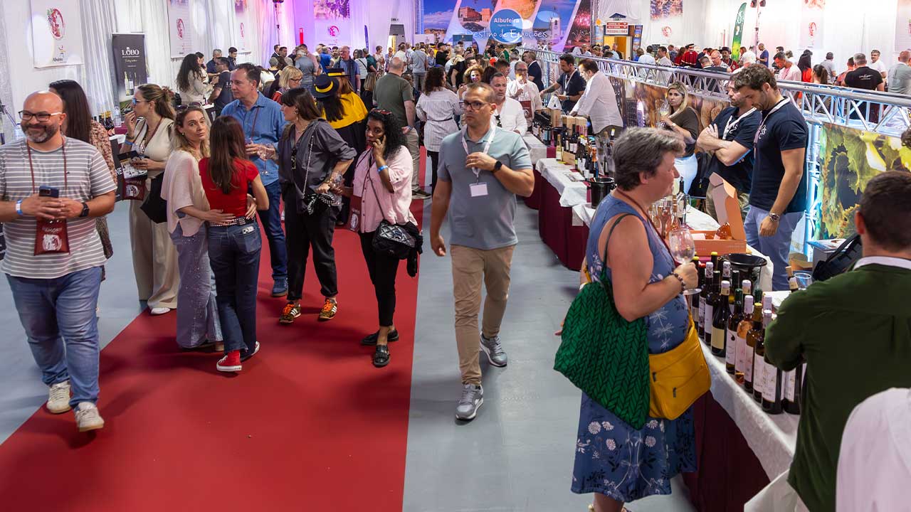 Albufeira recebeu milhares de visitantes durante três dias na Grande Mostra de Vinhos de Portugal.