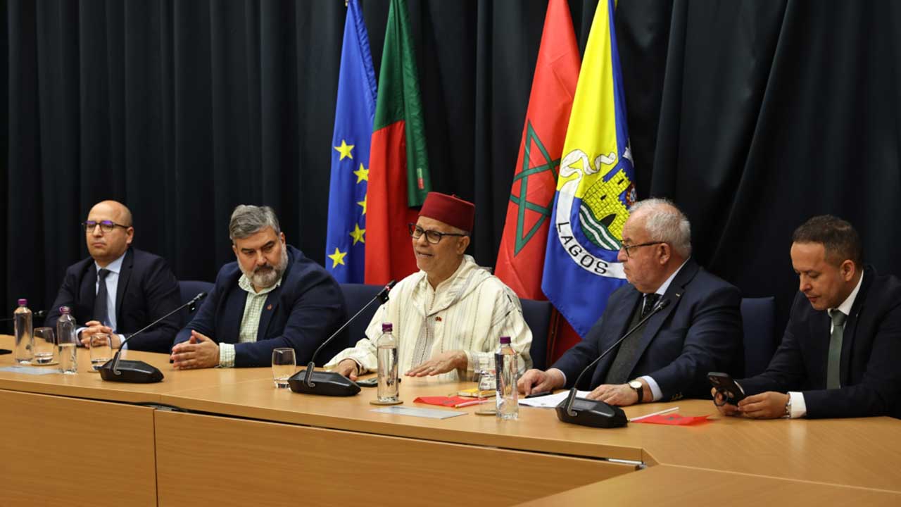 Comitiva de Alcácer Quibir visita Lagos e reforça geminação com inauguração de monumento e encontros institucionais entre os dois municípios.