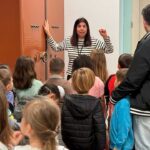 Cerca de 500 alunos do 1.º ciclo visitam a Câmara de Olhão para conhecer o funcionamento da autarquia no âmbito do Bicentenário.
