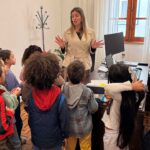Cerca de 500 alunos do 1.º ciclo visitam a Câmara de Olhão para conhecer o funcionamento da autarquia no âmbito do Bicentenário.