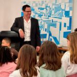 Cerca de 500 alunos do 1.º ciclo visitam a Câmara de Olhão para conhecer o funcionamento da autarquia no âmbito do Bicentenário.