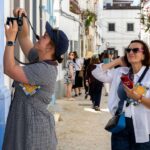 Participantes de conferência europeia exploraram Olhão através do «Caminho das Lendas», num percurso imersivo pelo centro histórico.