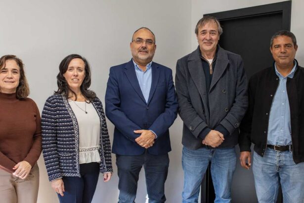 EMARP conclui acordo com sindicatos e atualiza salários, introduzindo novas regalias e medidas de conciliação que impactam diretamente os trabalhadores.