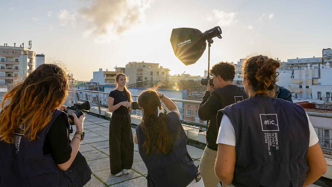 Cursos criativos e experiências ao vivo marcam presença da ETIC Algarve no Forum Algarve com atividades abertas ao público.