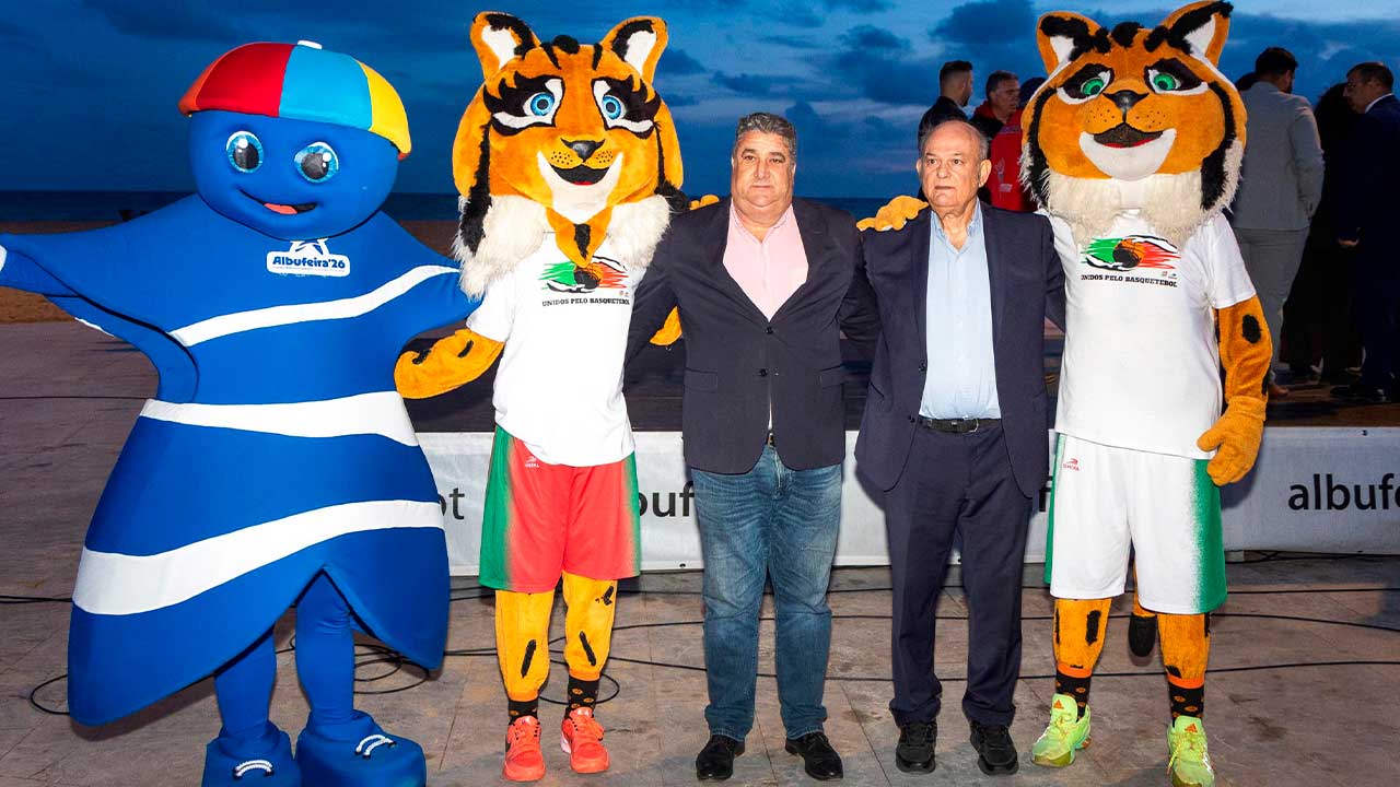 Jovens de todo o país competem na Festa do Basquetebol em Albufeira, com cerca de 900 atletas e 1500 participantes ao longo do evento.