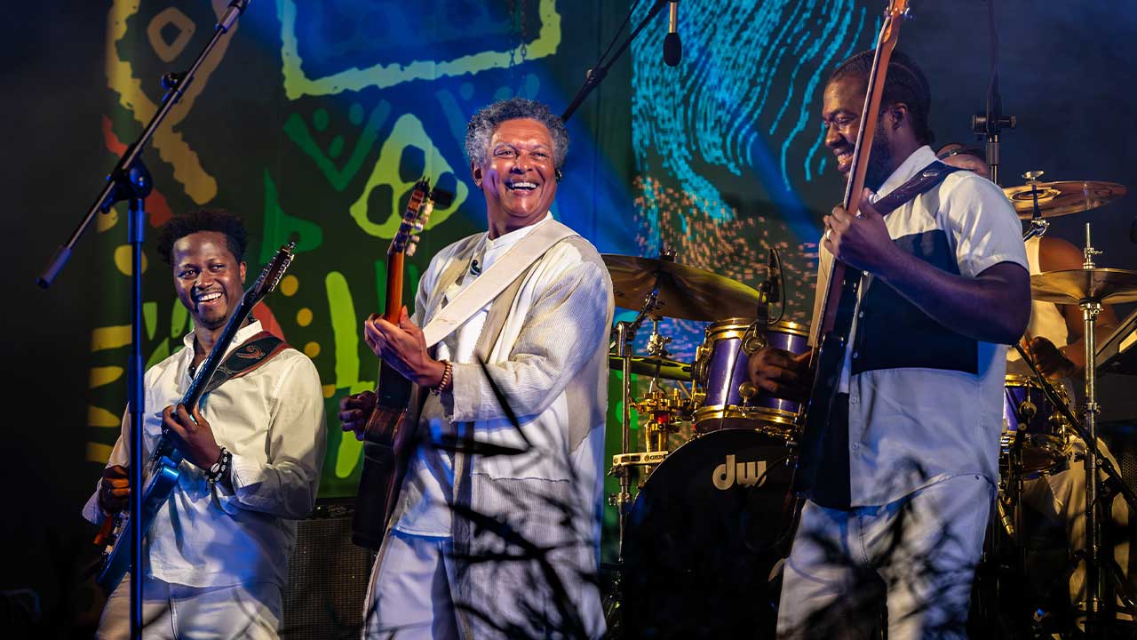 Groundation, Arnaldo Antunes e Mário Lúcio reforçam cartaz do MED em Loulé, com mais de 50 concertos e artistas de cerca de 30 países.