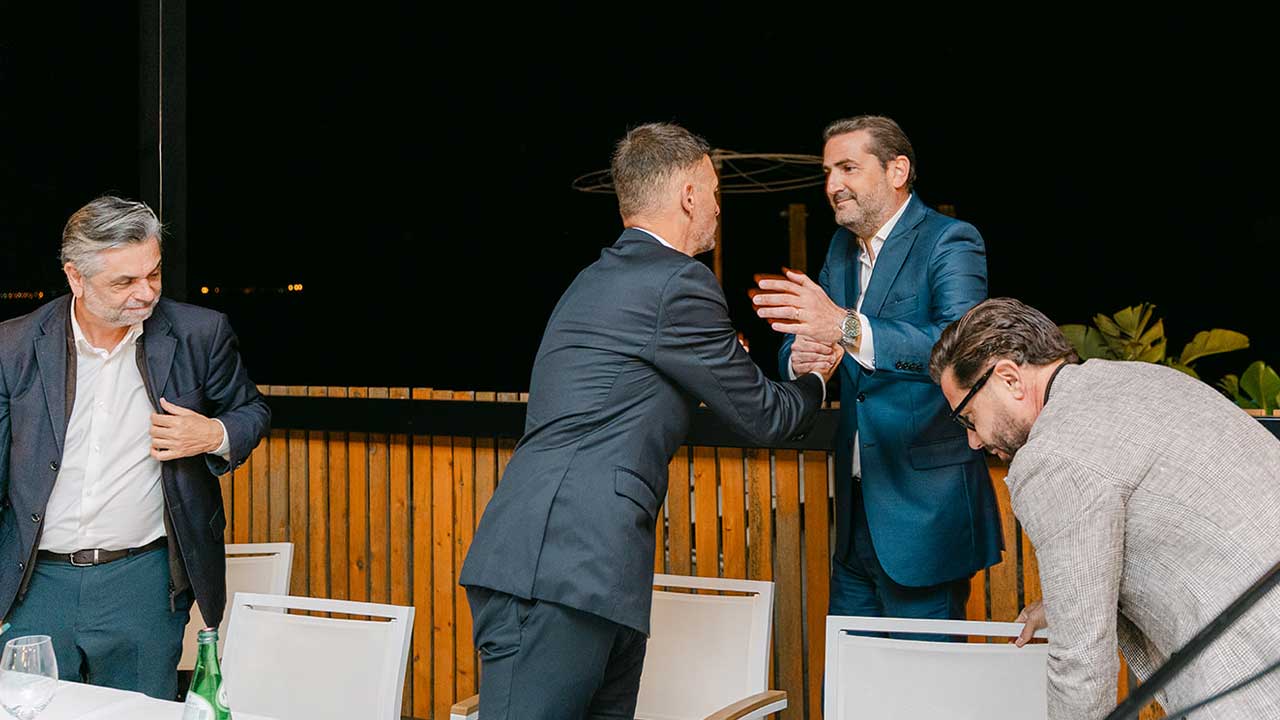 PSD de Vila Real de Santo António toma posse com nova liderança e presença de Hugo Soares, marcando o arranque de um novo ciclo político no concelho.