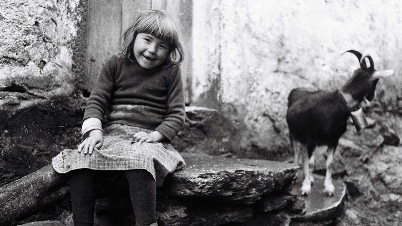 Portimão mostra fotografias do Portugal rural das décadas de 1960 a 1980, numa exposição com imagens de Marques Valentim e António Marreiros.