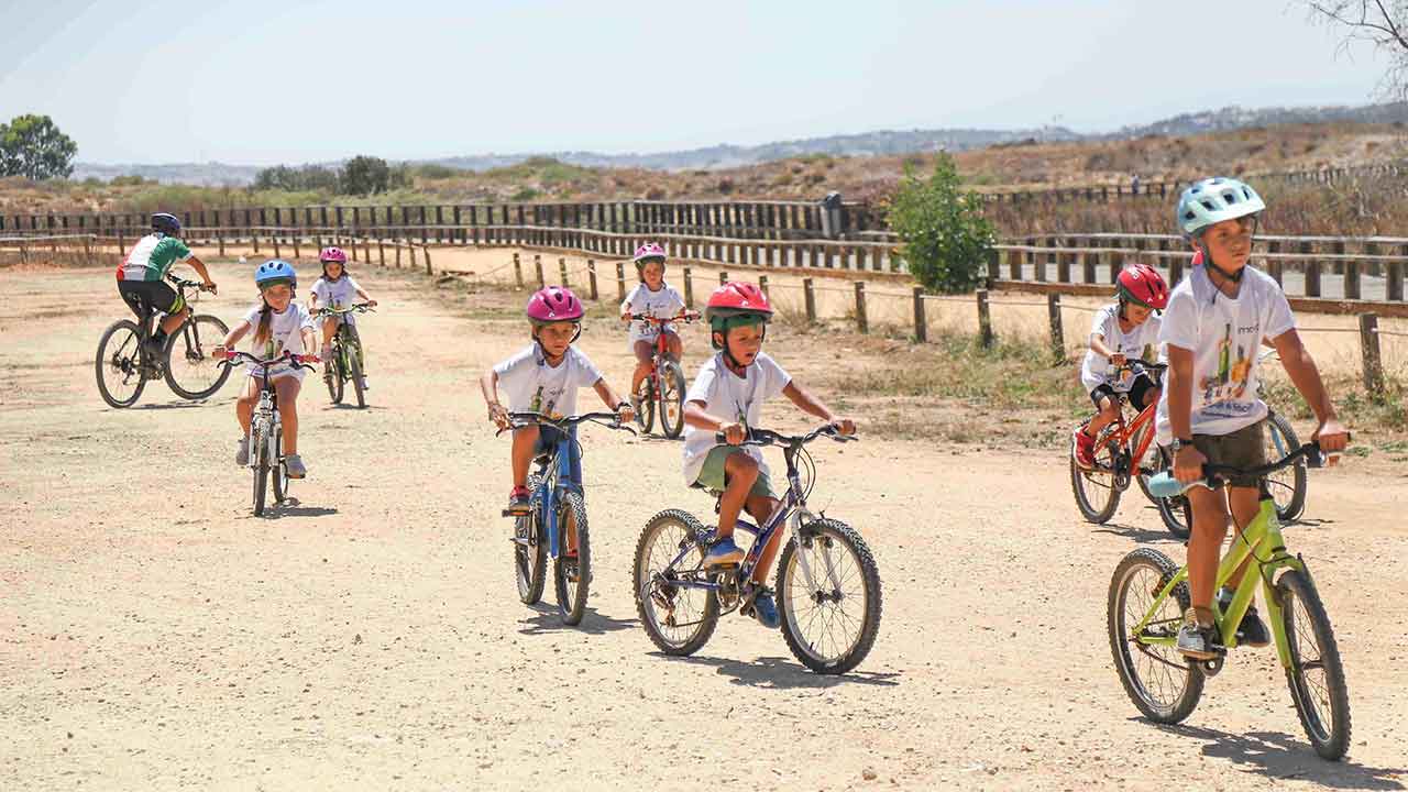 Portimão reforça Férias de Verão com 2600 vagas e novas regras, prioridade à primeira inscrição, novos núcleos e atividades de 1 de julho a 7 de agosto.