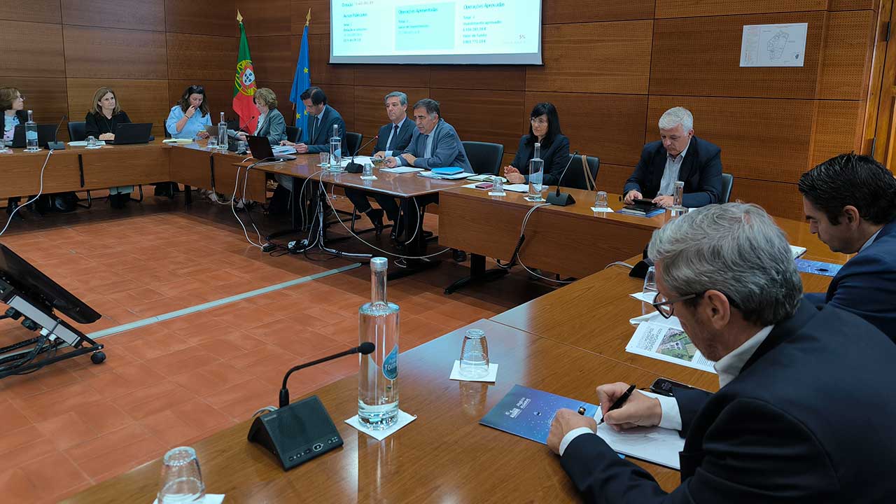Secretário de Estado reúne na CCDR Algarve para definir prioridades ambientais, com destaque para resíduos, bioresíduos e conservação da natureza.