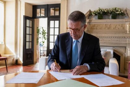 Após eleições na Hungria, Seguro felicita Magyar e destaca confiança na cooperação europeia e no apoio ao povo ucraniano.