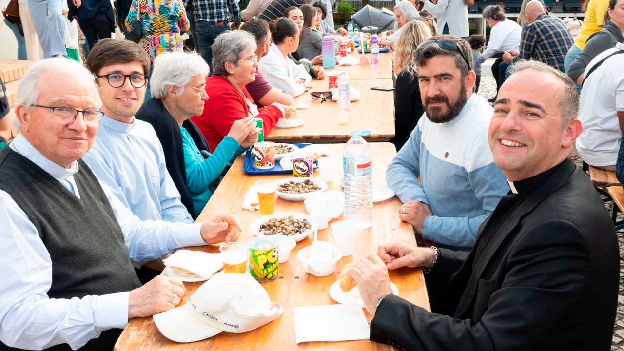 Arraial de São José de Ferreiras celebra o 26.º aniversário da paróquia a 30 de abril e 1 de maio, com música, caracóis, atividades para famílias e animação.