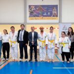 Cerca de 40 atletas participaram em encontro de judo adaptado e paralímpico em Estômbar, promovendo inclusão e prática desportiva.