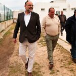 Portimão acompanha obras em Alvor e reúne com comerciantes numa visita com intervenções ao estádio, zona ribeirinha e preparação da ZAC para regular acessos.