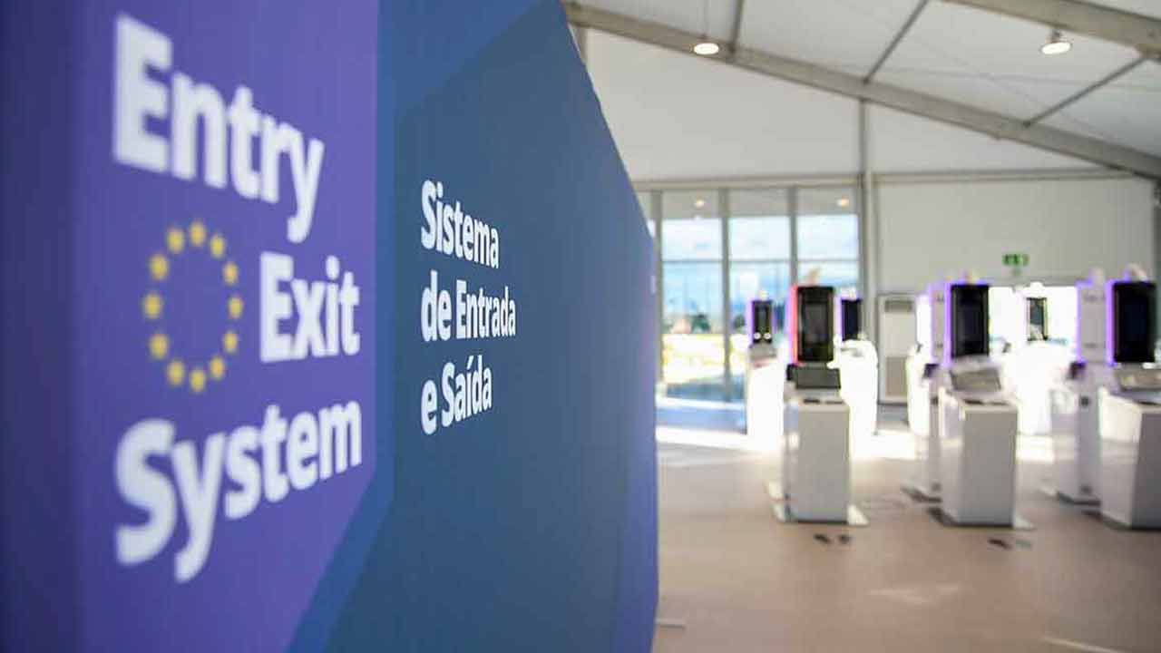 A AHETA alertou o Governo para o risco de filas no Aeroporto de Faro com o novo sistema EES.