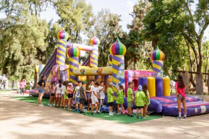«Alameda Celebra» leva oficinas, jogos, espetáculos, desporto e atividades ambientais ao Jardim da Alameda, em Faro.