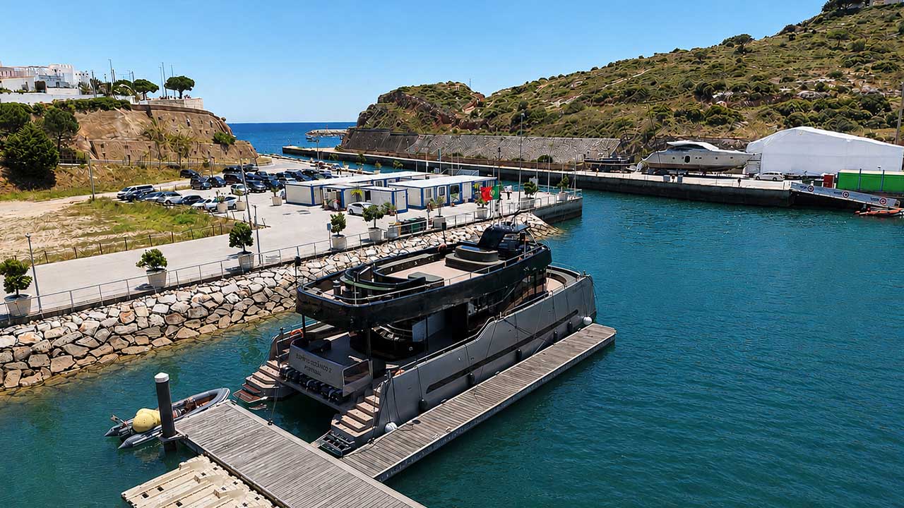 AlgarExperience reforça a frota com o Espírito Oceânico II, embarcação com 21,96 metros e capacidade para 150 passageiros.