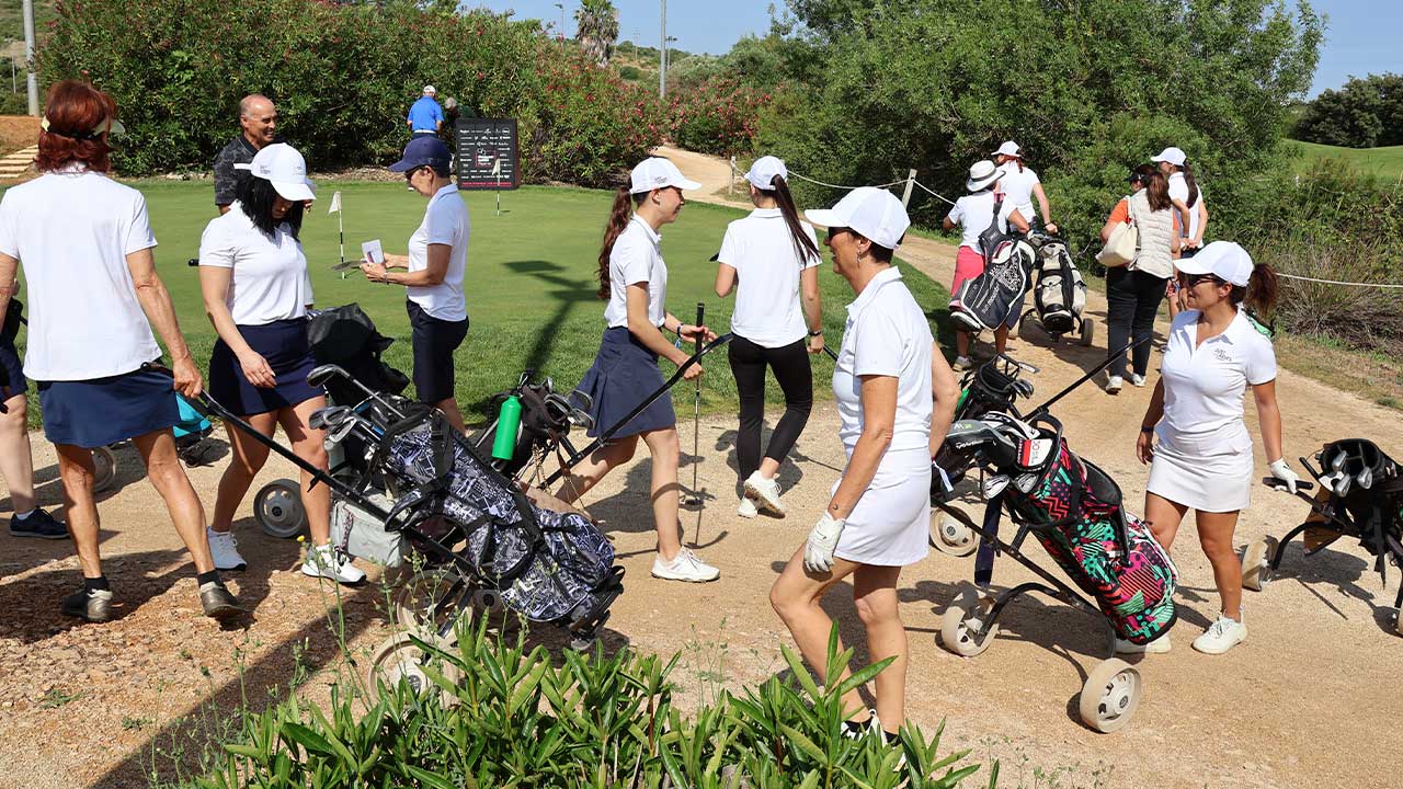 Just4Ladies junta golfe, Biodanza, pickleball e workshops num dia dedicado ao bem-estar feminino no Amendoeira Golf Resort.
