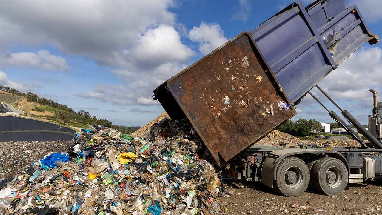 A região do Algarve enfrenta um problema de capacidade nos aterros e procura alternativas para a gestão da fração resto.