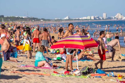 Concessionários das praias recebem apoio unânime da Câmara de VRSA numa polémica sobre o uso do areal.
